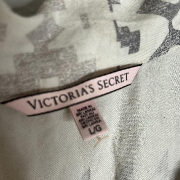 Victoria’s Secret southwest button-down long sleeve flannel sleep shirt large - Picture 4 of 6